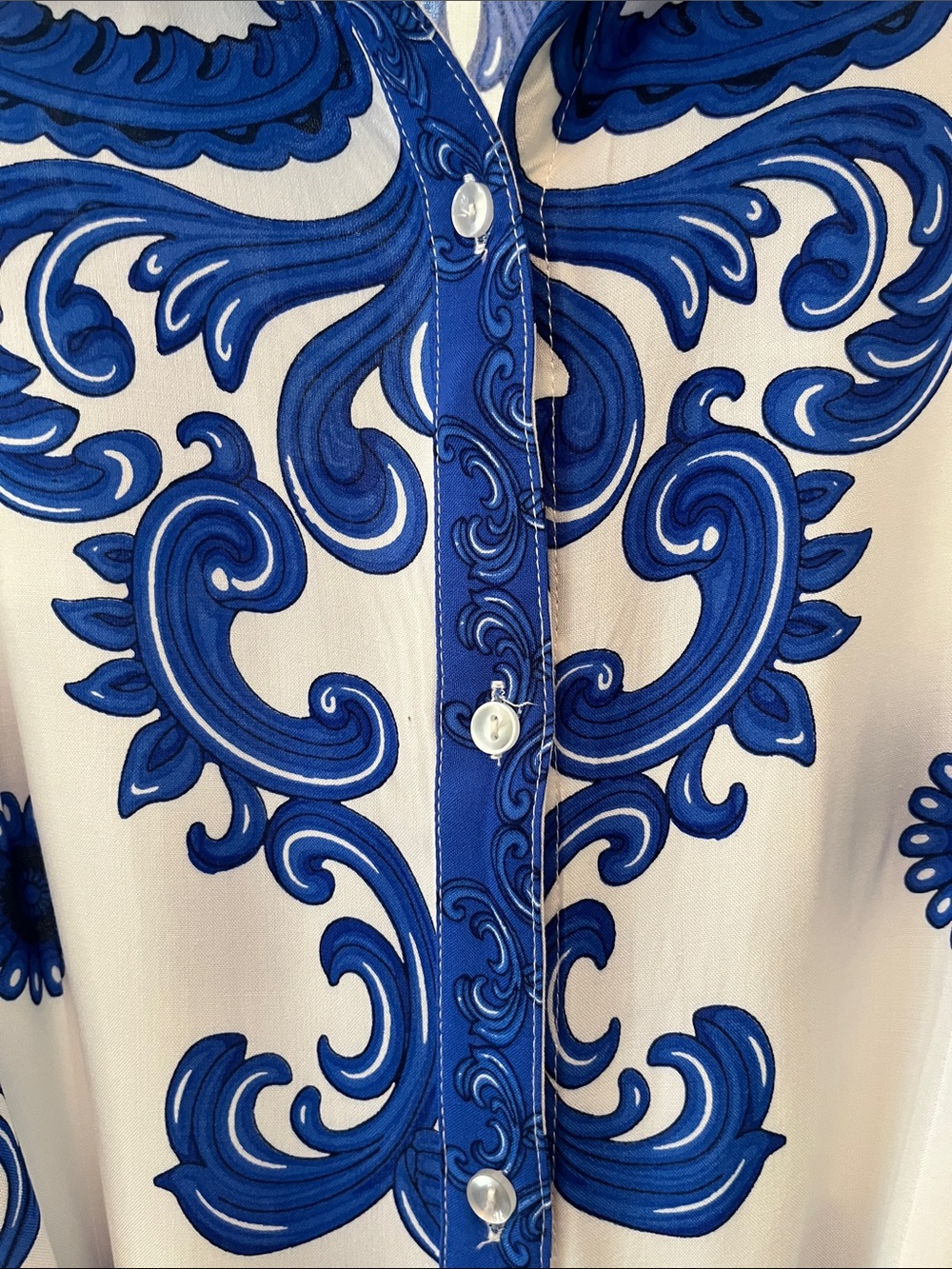 Blue & White Chinoiserie Style Printed Maxi Dress with Tie Waist - Picture 4 of 4